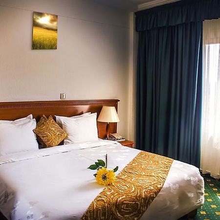 Hotel Splendid Уагадугу Экстерьер фото