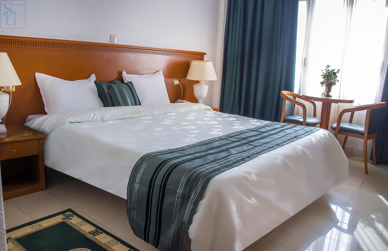 Hotel Splendid Уагадугу Экстерьер фото