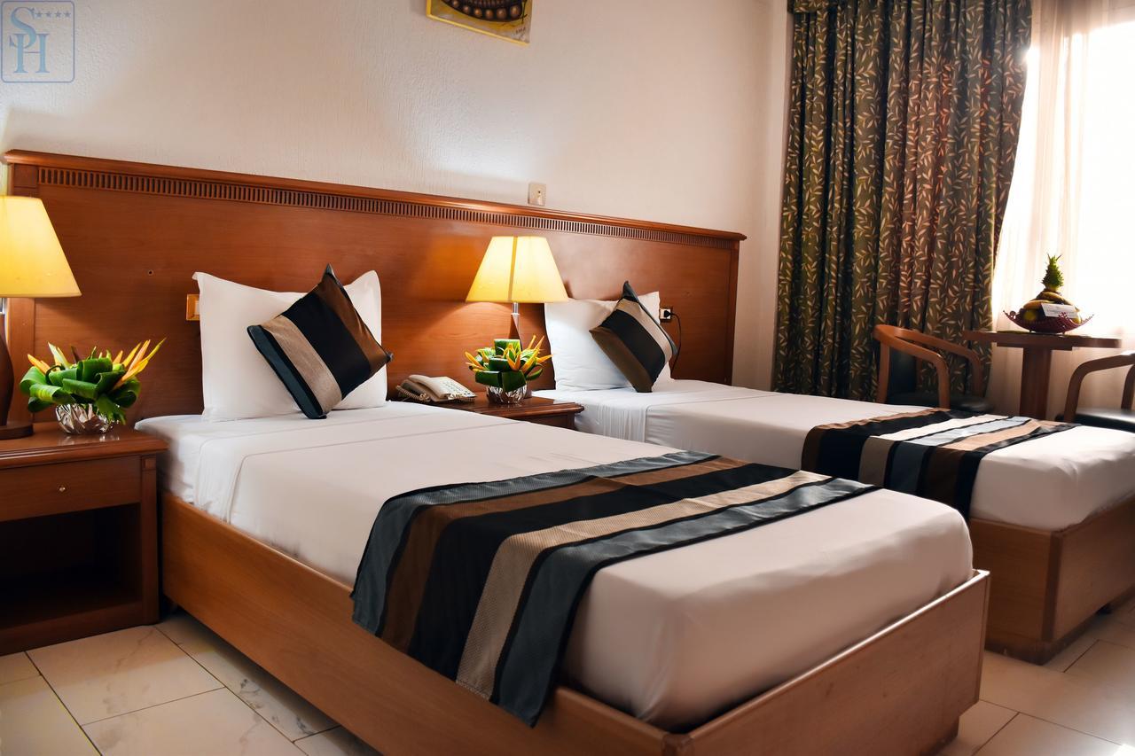 Hotel Splendid Уагадугу Экстерьер фото