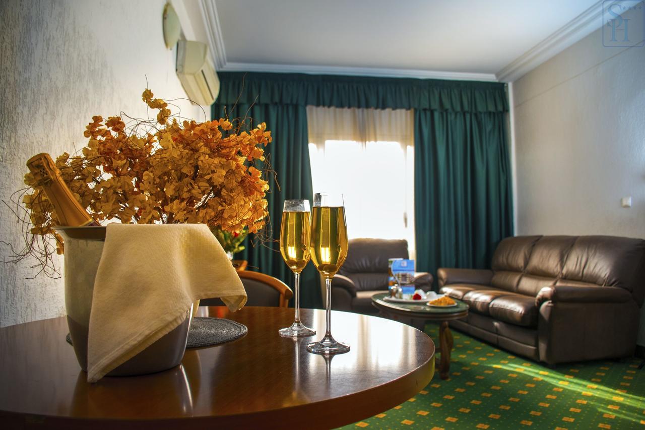 Hotel Splendid Уагадугу Экстерьер фото