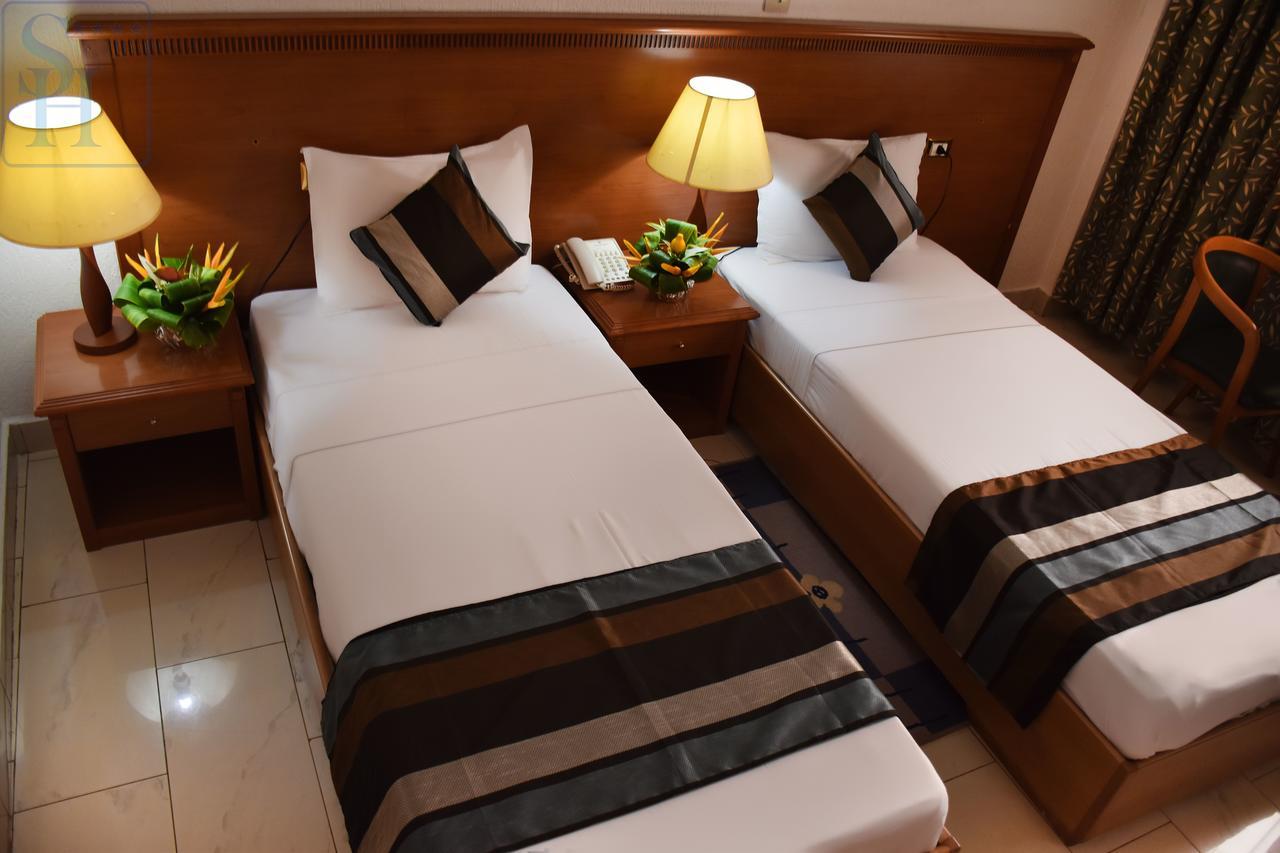 Hotel Splendid Уагадугу Экстерьер фото